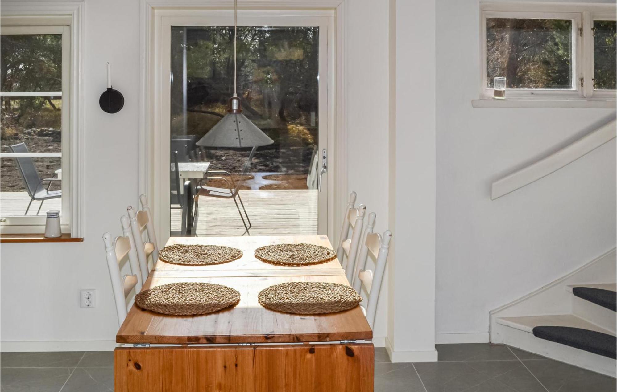 Gorgeous Home In Borrby With Wifi エクステリア 写真